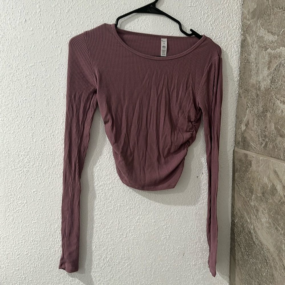 Alo Yoga long sleeve crop top Size Small